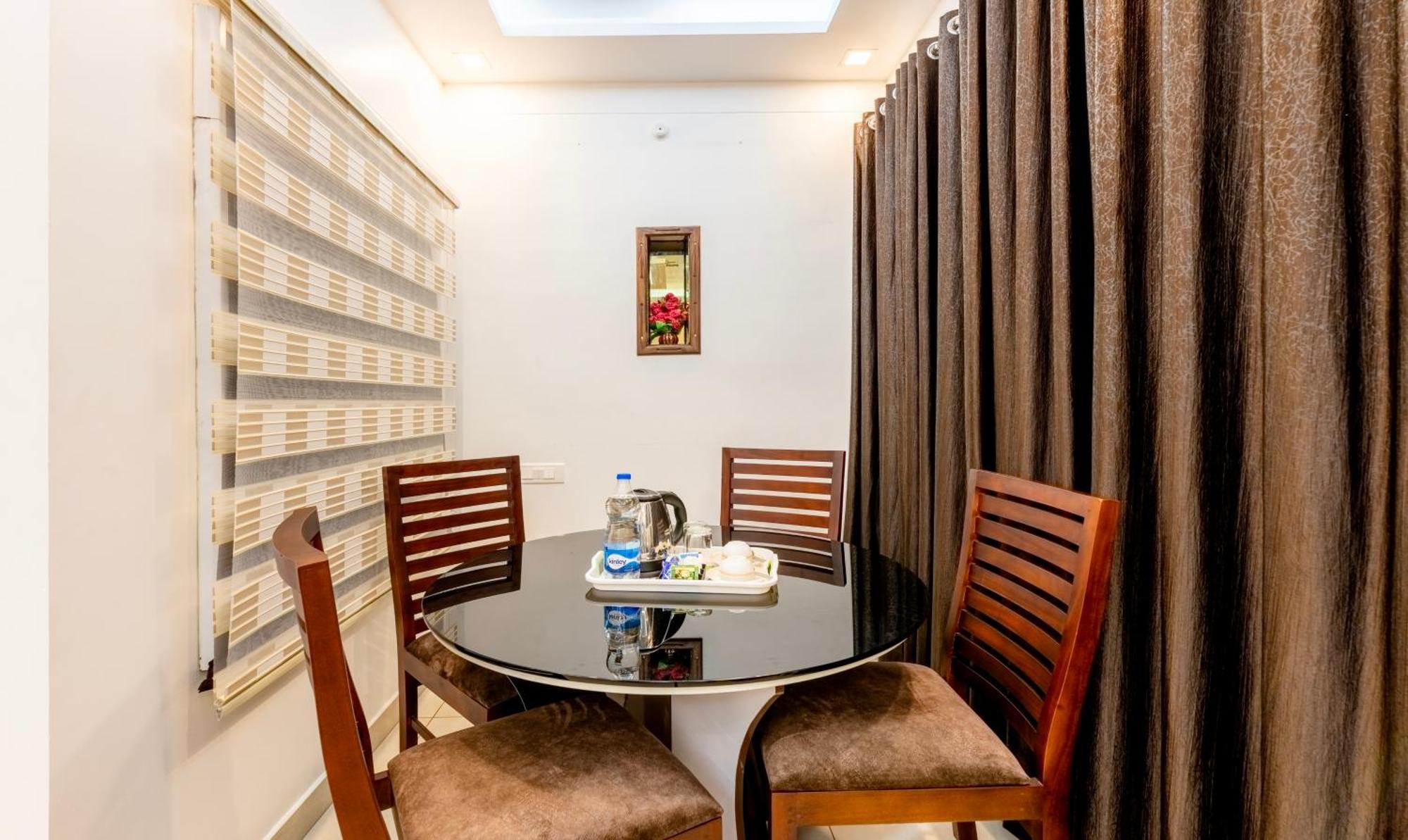 Hotel Treebo Premium Cochin Airport, 5 Min From Cochin Airport Kochi Esterno foto